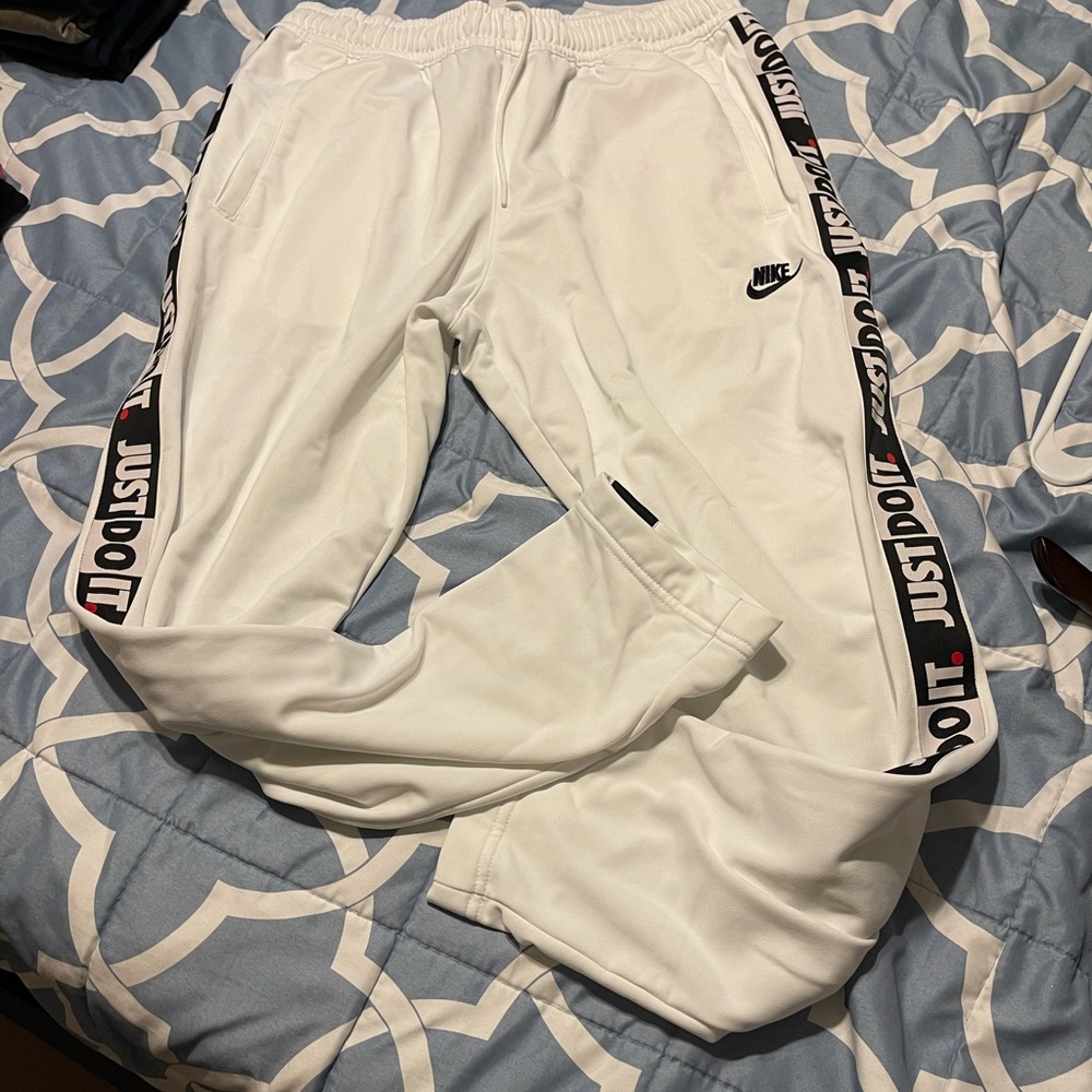 Nike jogging pants men’s size L